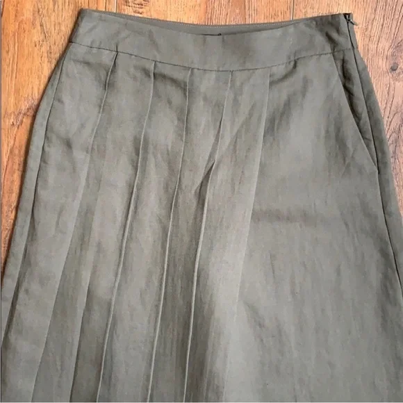 NWOT Zara Olive Green Pleated Split Skirt Culottes